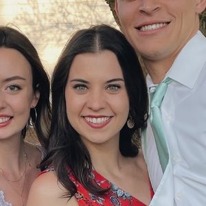 Meet your Posher, Abigail